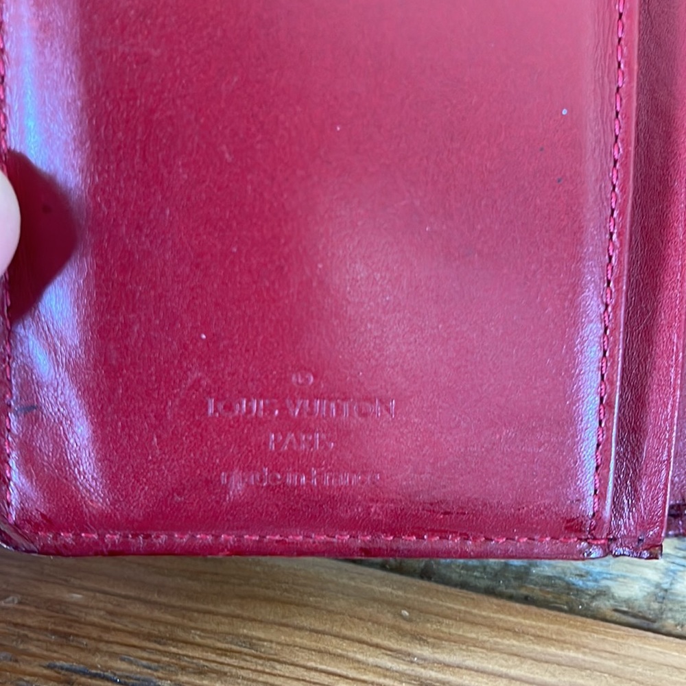 Louis Vuitton Red Kiss Lock Wallet - Picture 5 of 14